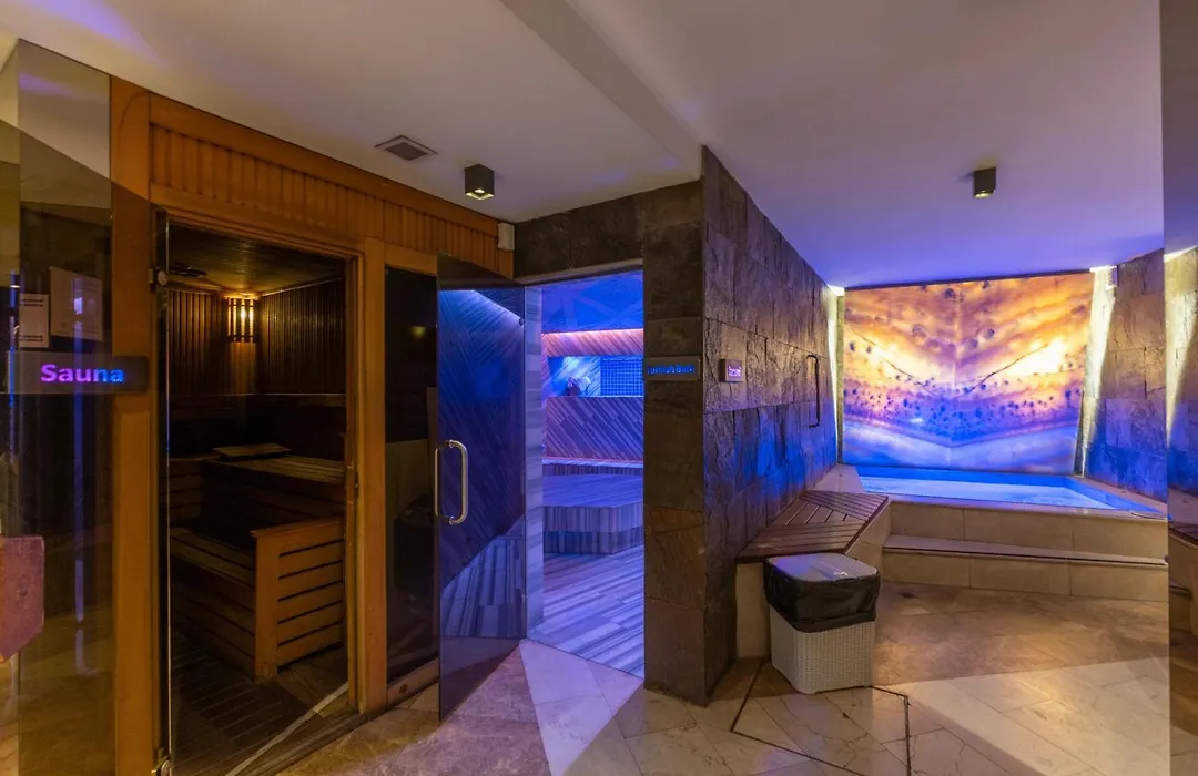 Tulip City Hotel & Spa-1