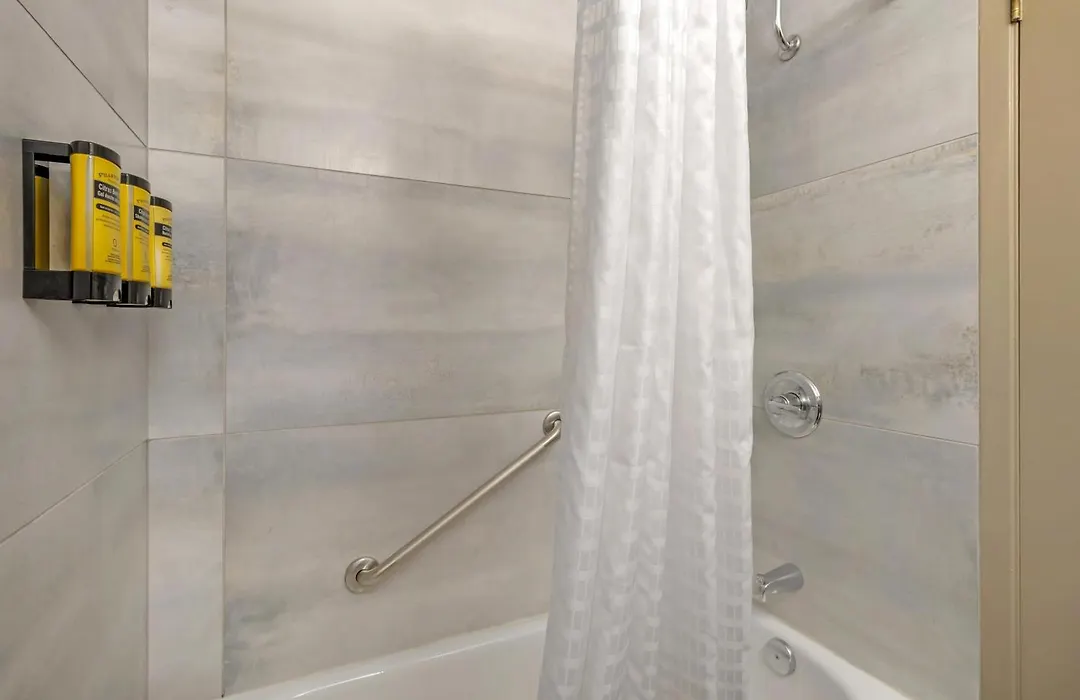 Best Western Plus Pembina Inn&Suites-1