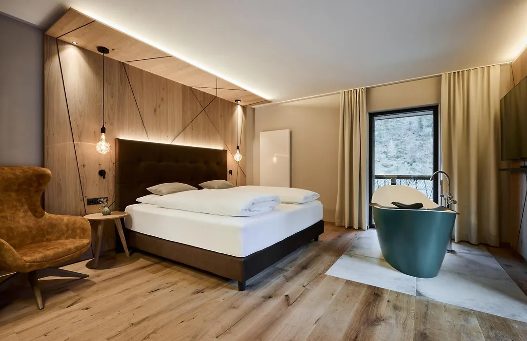 VALARA - Alpine Art Hotel-1