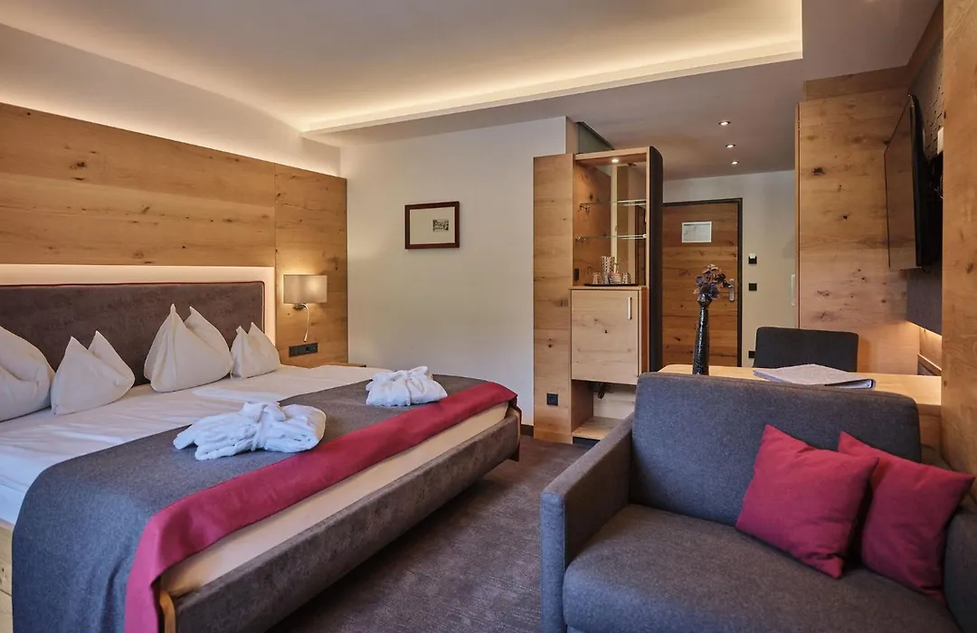 Sporthotel Wagrain-1