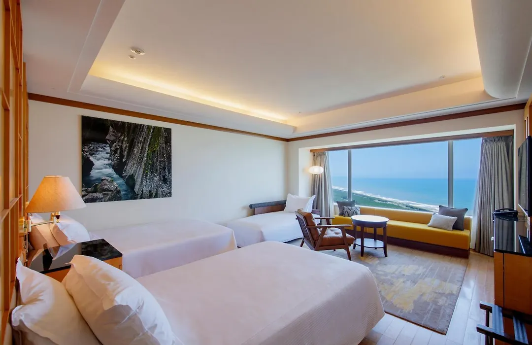 Phoenix Seagaia Ocean Tower-1