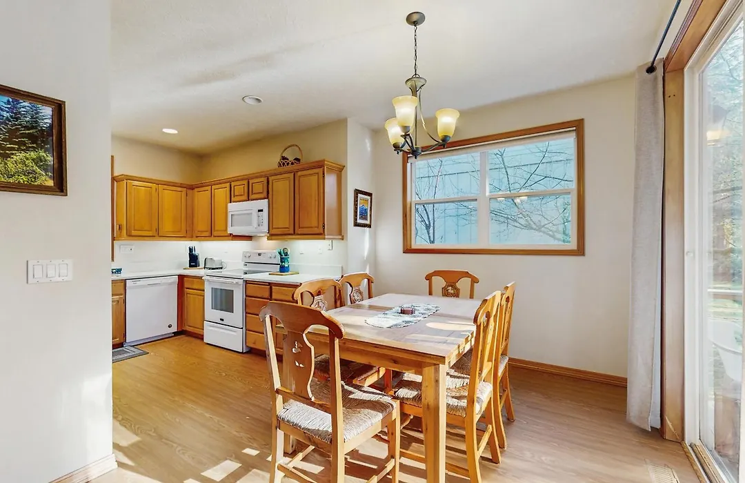 Clark'S Mountain Condo-1