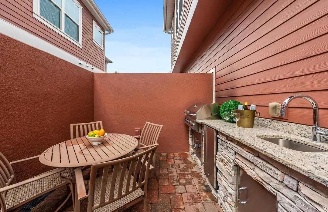 Comfy Villa 5 Min To Dinsey! Hot Tub & Bbq-1