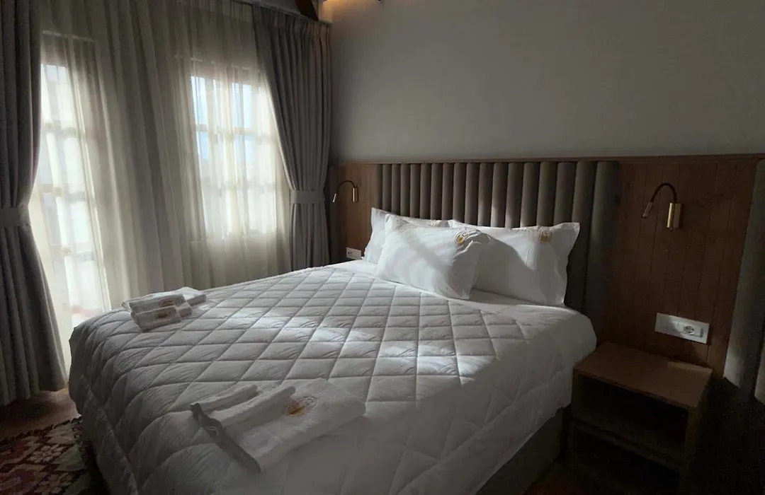Hani I Gjelit Hotel, Korce-1