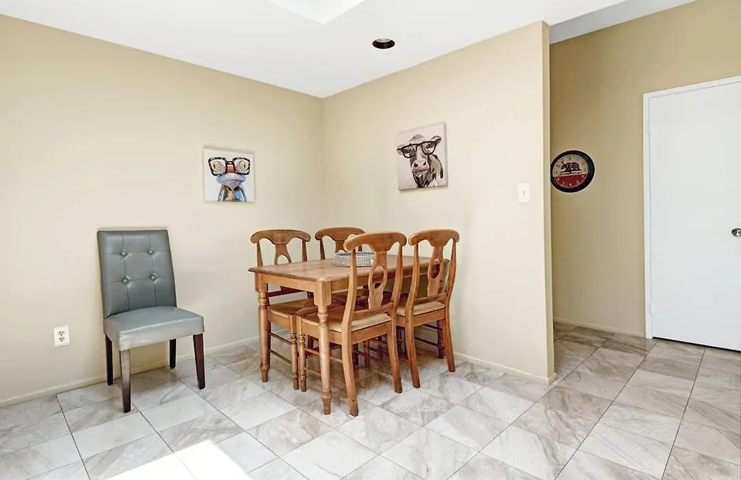 V3846 - Open Fairway - Alice Lodging-1