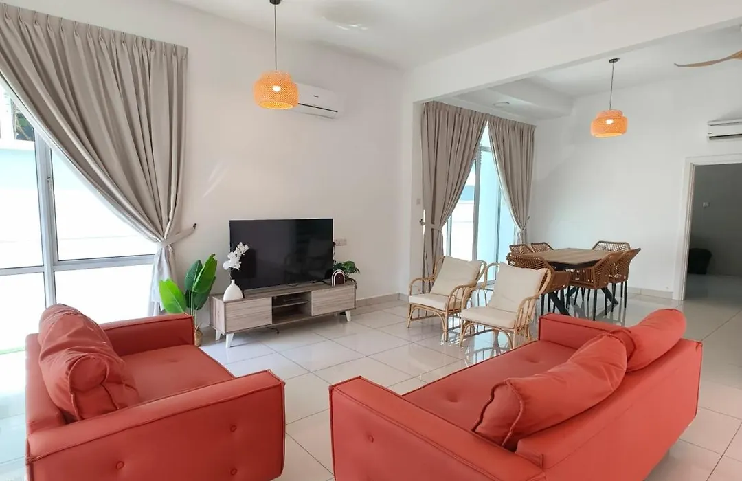 2-Storey House 10Pax 10Min Queensbay-1