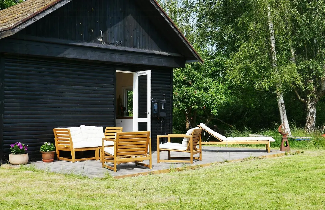Summer House With Outdoor Kitchen By North Beach-1