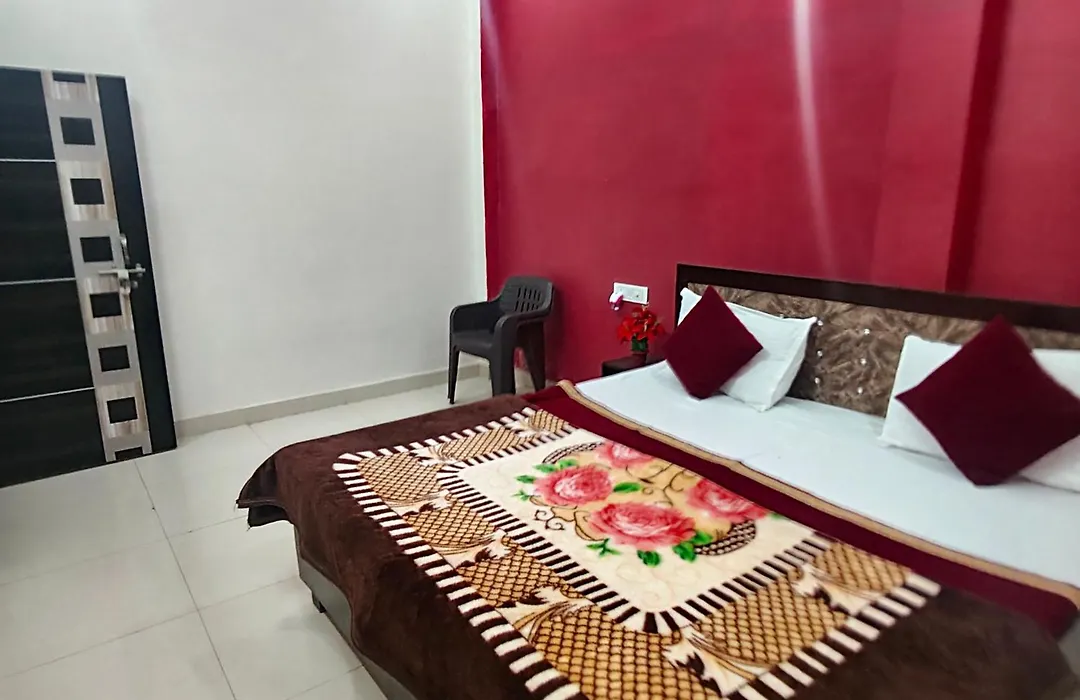 Shree Krishna Homestay - 500 Meter From Mandir-1
