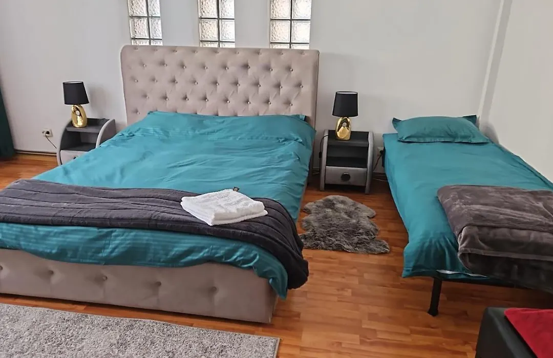 Villa Vandervar-7Rooms, Long Term Rental, 29 Euro Per Room Per Day, Min 4 Rooms, Min 3 Months With Invoice-1
