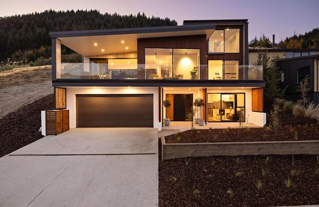 Elevated Tranquility Luxe Lakeview Horizons-1