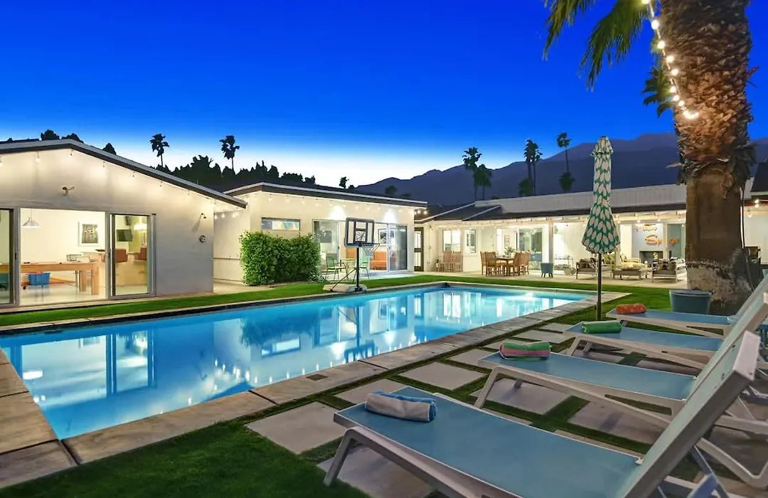 Modern Pura Vida - Alice Lodging-1