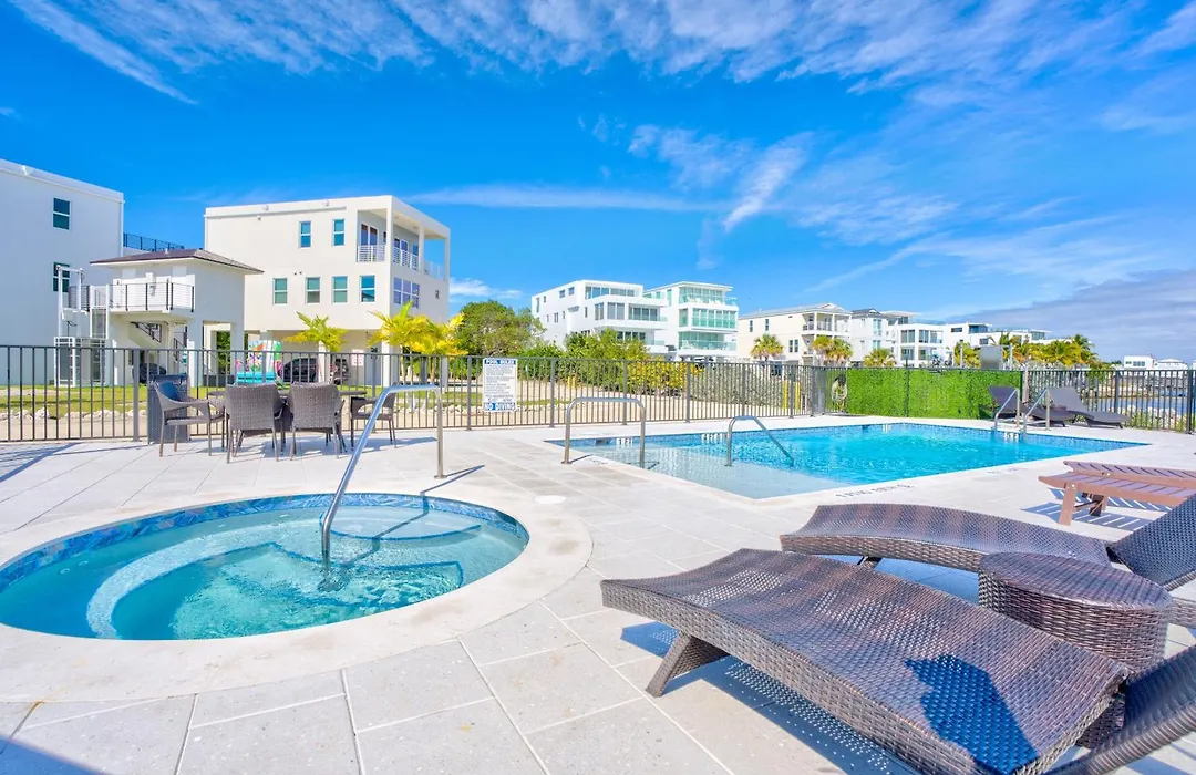 Oceanview Escape Key Largo Pool, Hot Tub And Private Deck-1