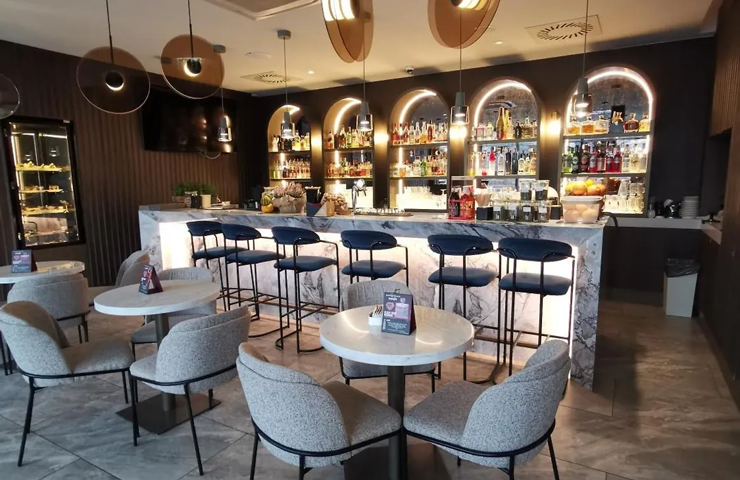 Hotel Marine Apartament Prywatny-1