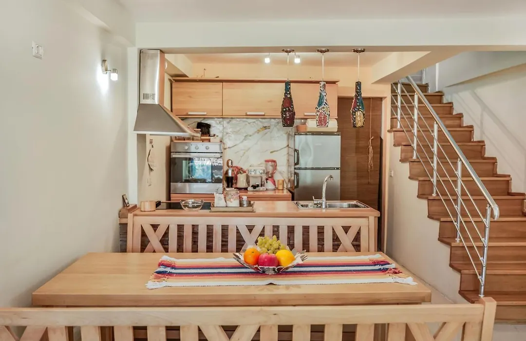 Hot Tub, Lake View, Old Town, Balcony, Parking Apt-1