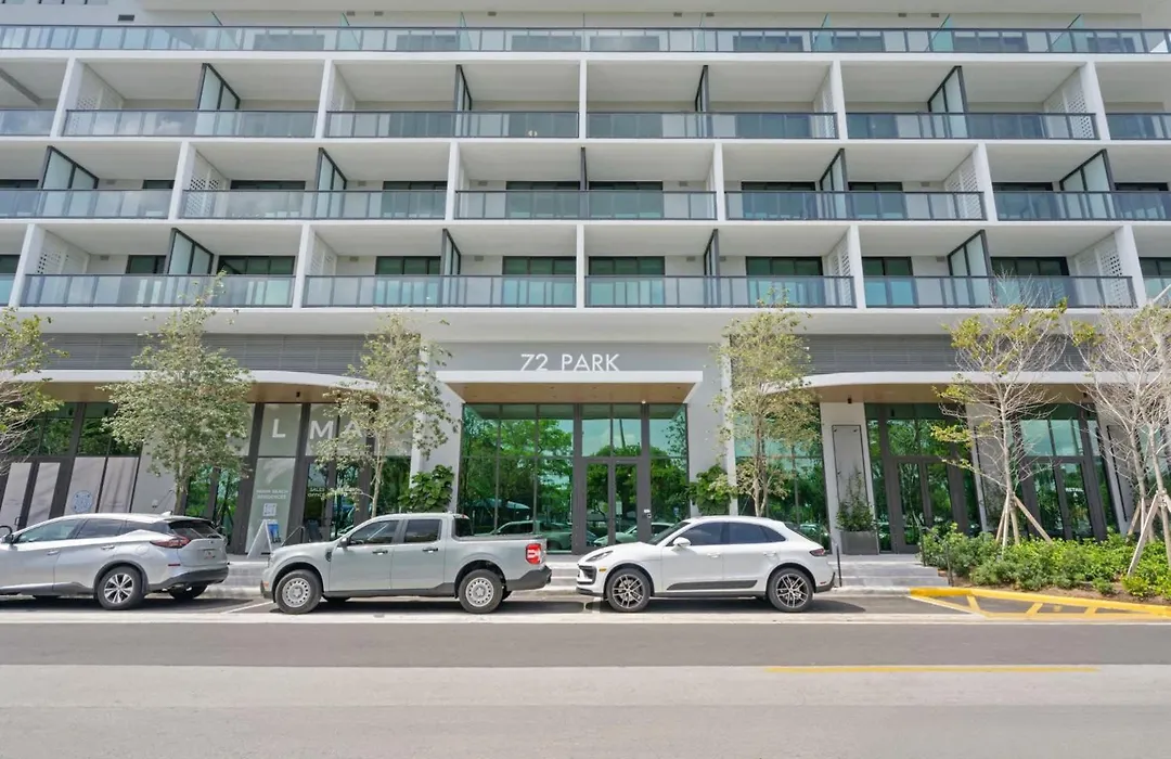 NOK Fantastic 1 BR Den in Miami-1