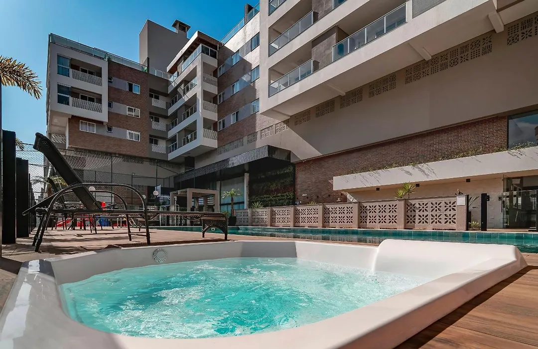 Terrazzo 503B - Apto 2 Quartos Em Condominio De Luxo A 300 Metros Da Praia De Bombas-1