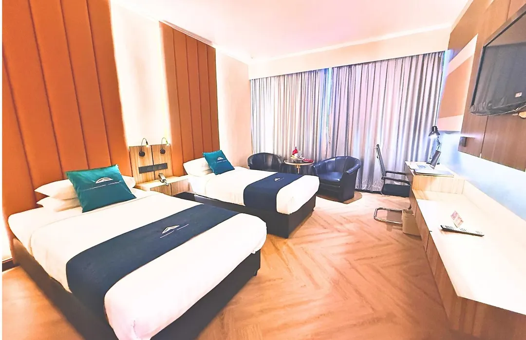 Howard Johnson By Wyndham Kota Kinabalu City Centre, Formerly Hotel Shangri-La Kota Kinabalu-1