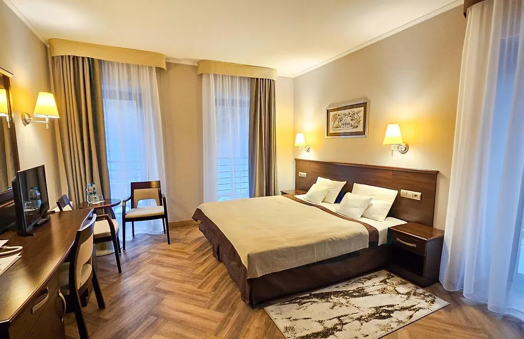 Malinowy Dwor Hotel Medical Spa-1