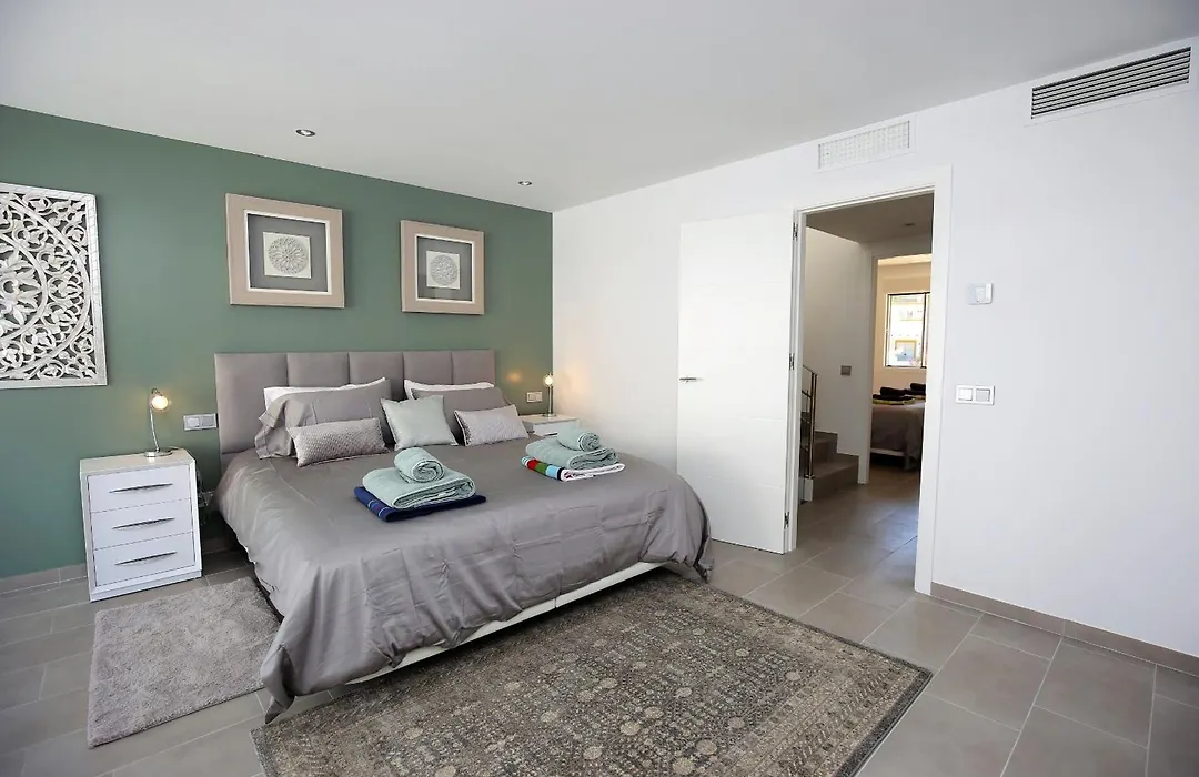 Casa Luna By Finest Rentals-1