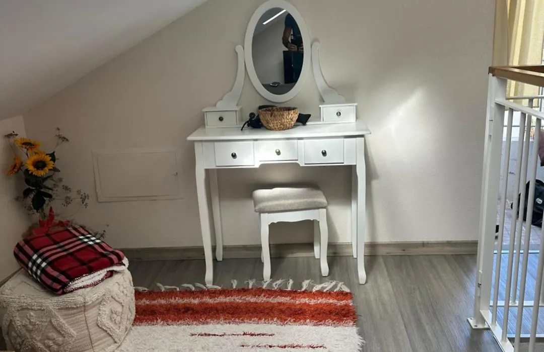 Lovely Newly Refurbished, 1 Bedroom Top Floor Apartment With Sea Views, Fast Wi-Fi Cable Tv And Netflix-1