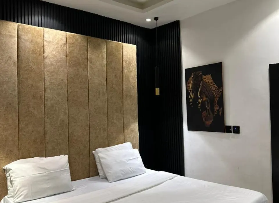 The Residence Hotel And Suit-1