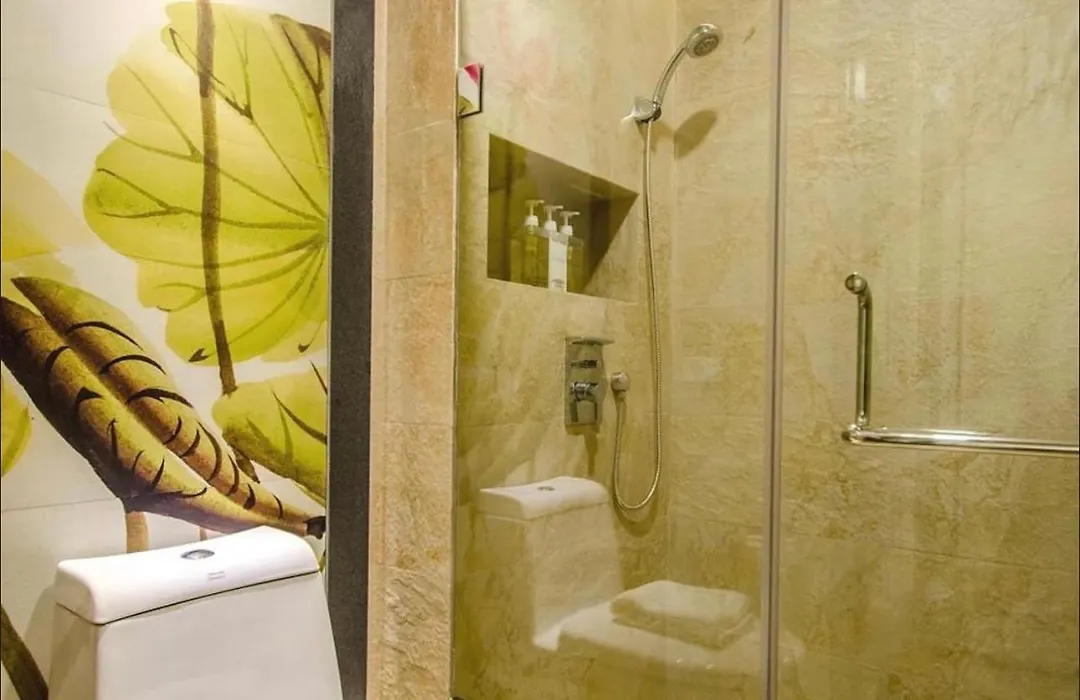 Private Jacuzzi Room In Station 1 - 500M To Beach!-1