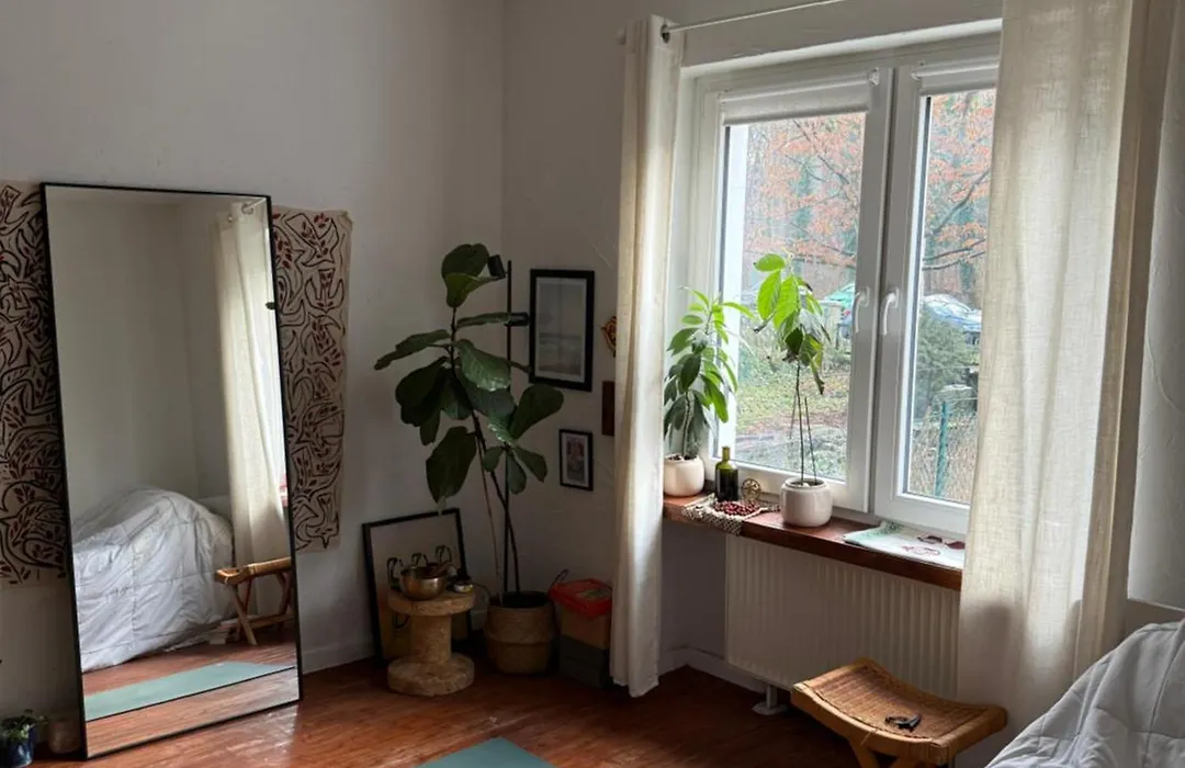 Warm And Bright Room-1