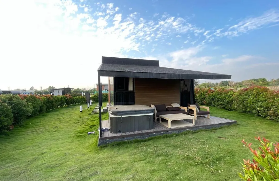 Peony 4- Boutique Stay With Outdoor Jacuzzi In Hyderabad By Homeyhuts-1