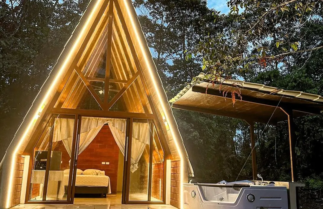 Glamping Para Parejas Con Jacuzzi En Puyo-1