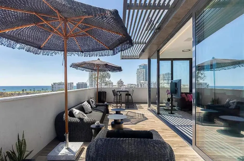 Just 2 Mins Walking From The Best Beaches In Tel Aviv !-1