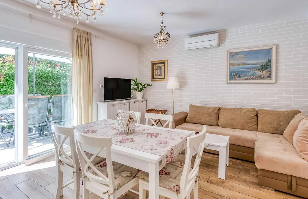 Holiday Home Andrea Mit Whirlpool By Interhome-1