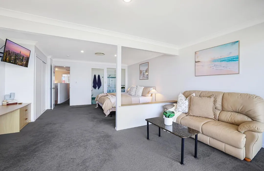 Ocean Fairways Getaway - Beachfront Townhouse Coral Cove-1