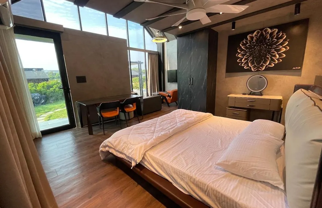 Tulip 1- Cozy Luxury Cabin With Outdoor Jacuzzi In Hyderabad By Homeyhuts-1