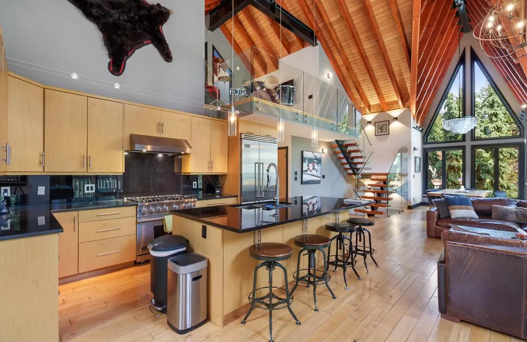 Luxury Whistler 6Br Chalet, Hot Tub And Music Loft-1
