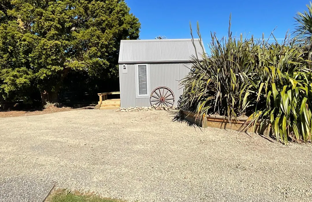 Modern Greytown Cottage And Cabin With Outdoor Bath-1