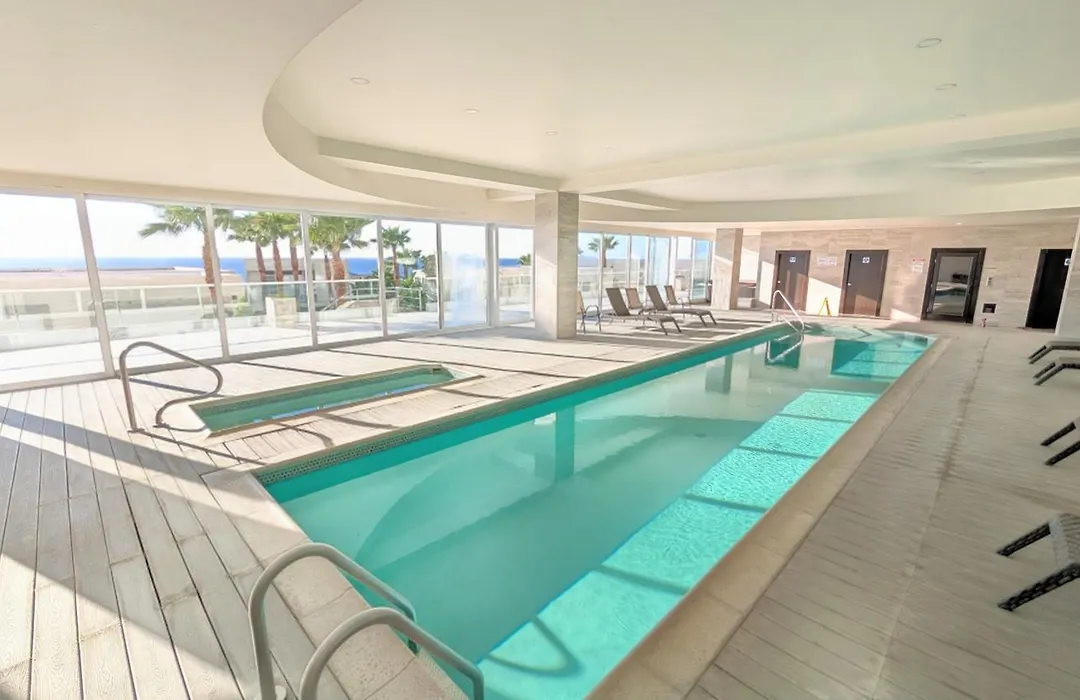 Beach & Pool Apartment-1