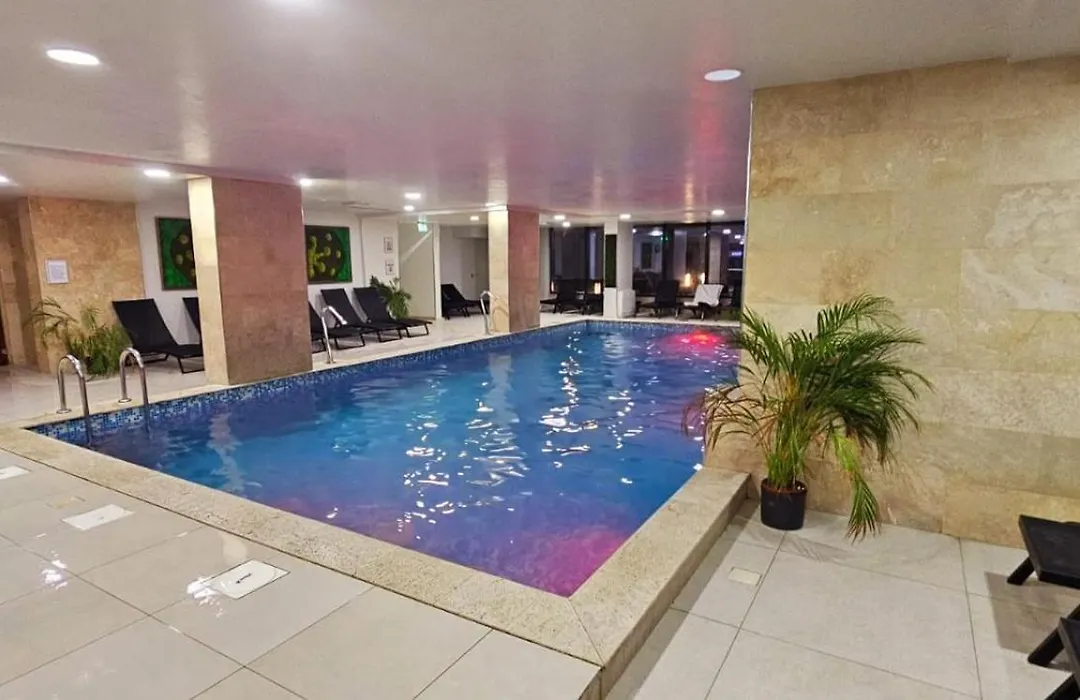 Azizi Apartments - Resort Spa Center Piscina-1