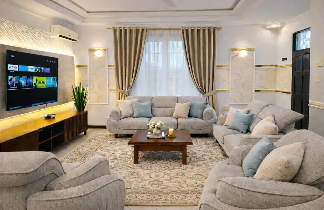 Modern 5-Bedroom Family Home Near Palm Village-1