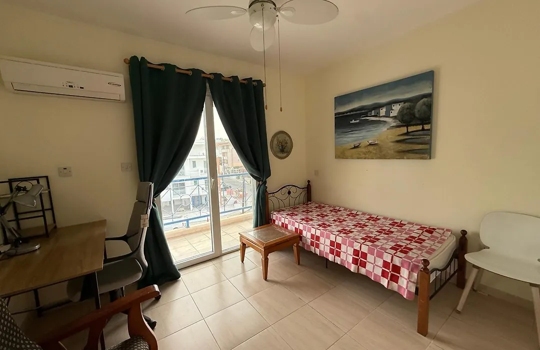Central 3 Bedroom Apartment Pafia 2-1