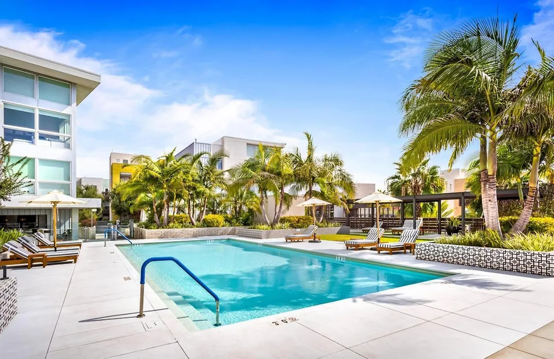 Runway Playa Vista-1