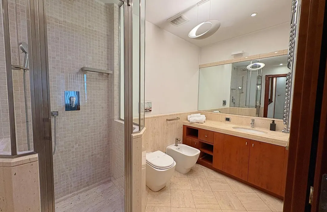Luxury And Wellness Penthouse With Jacuzzi & Sauna-1