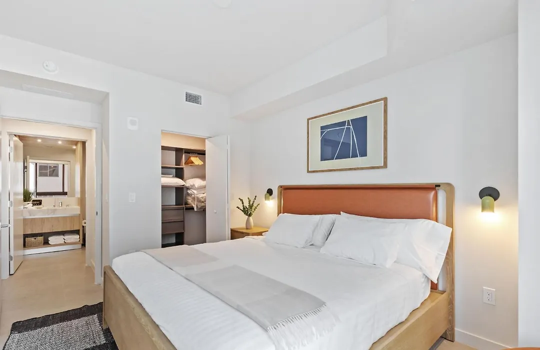 Stylish Apt With Rooftop Pool In Downtown Miami-1