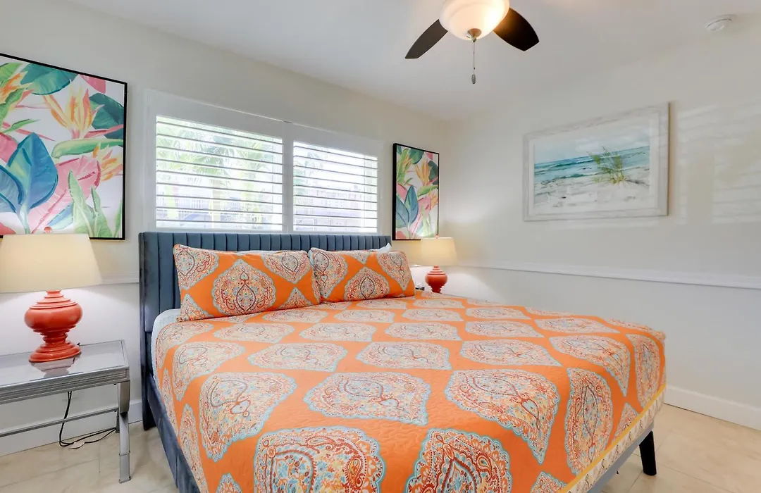 Waterside Retreat! Boutique Condo In Madeira Beach-1