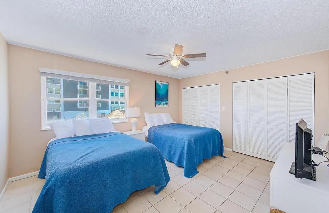 Heated Poolspa Beachfront King Bed Sleeps Ten 104-1