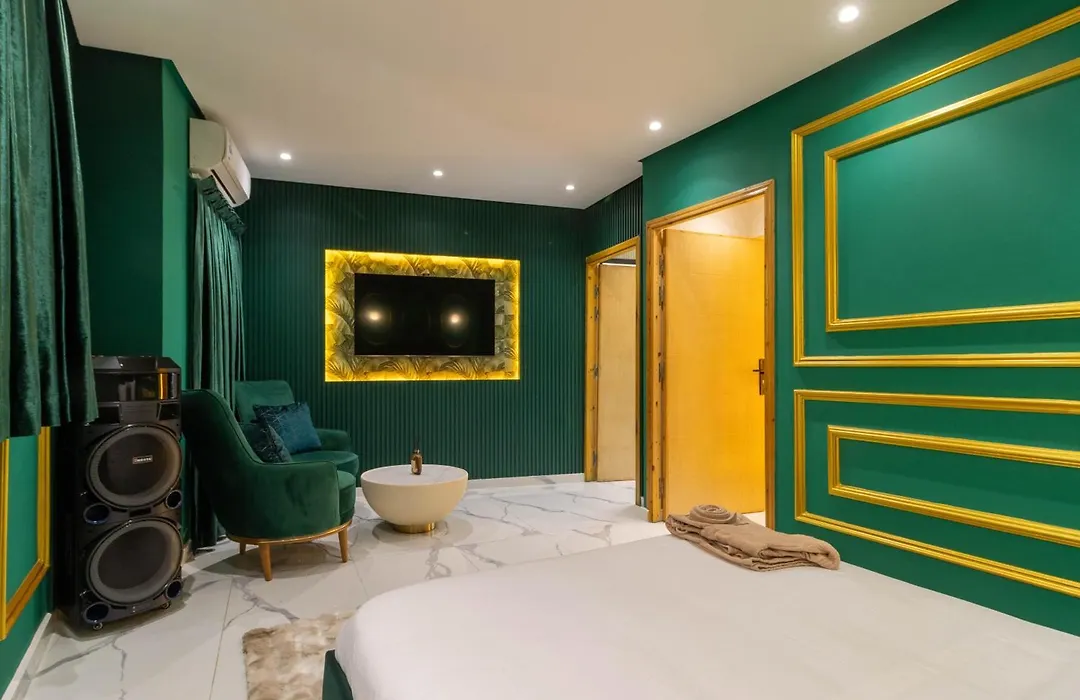 Luxury Jacuzzi 2 Bdr Apartment - Sea & Hassan II View-1