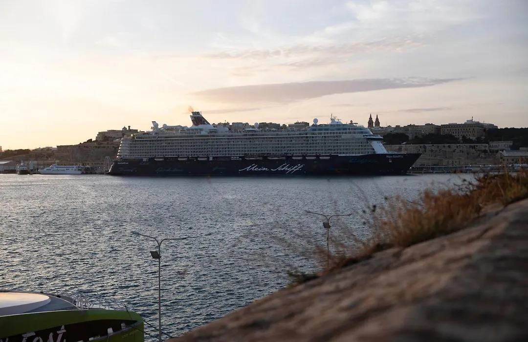 Luxury Cave Spa Apartment By The Sea Senglea-1