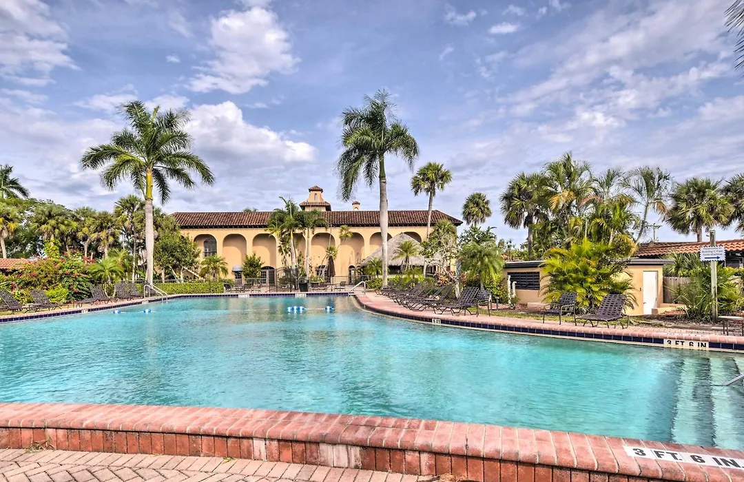 Poolside Paradise With Dock In Everglades!-1