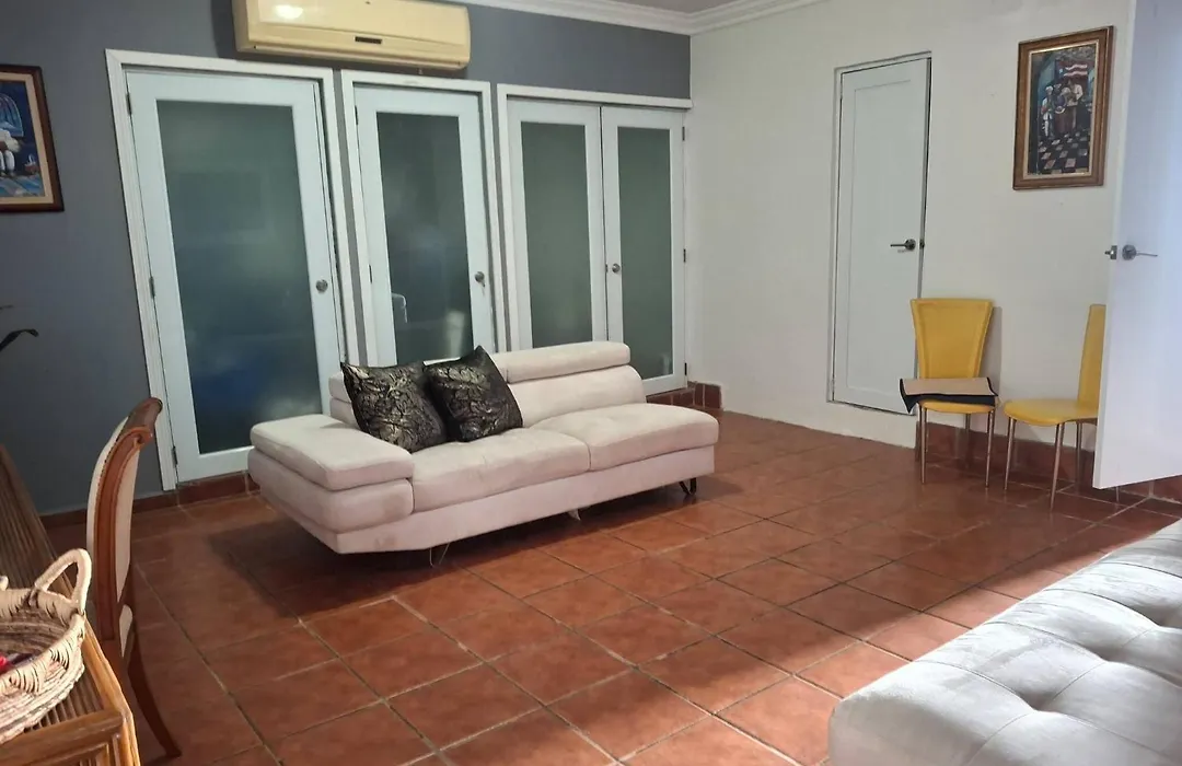 Spacious 2Br Apartment Retreat For 10 Guests-1
