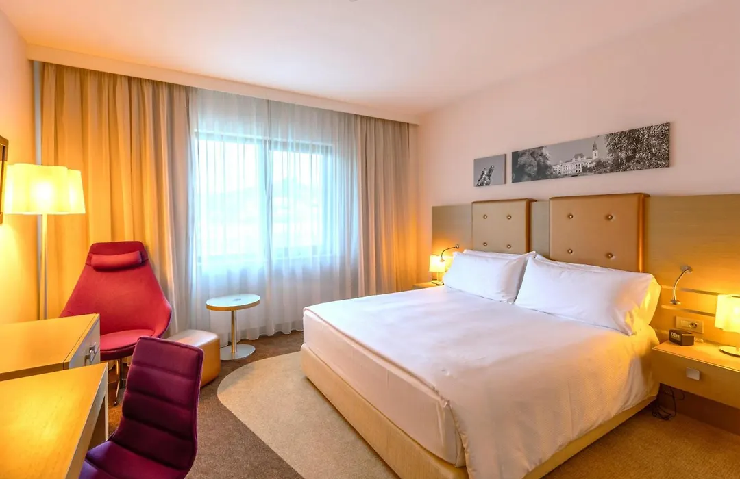 Doubletree By Hilton Oradea-1