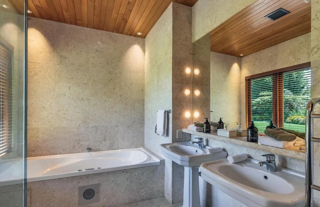 Treetops Lodge & Estate-1